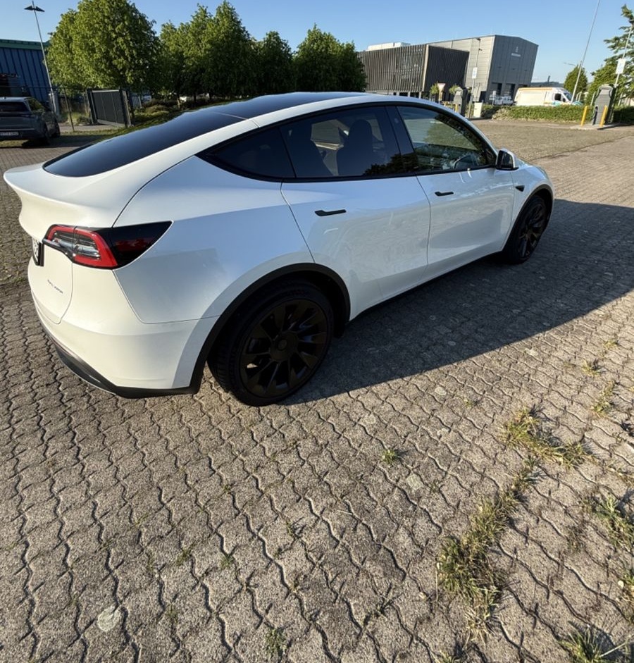 Tesla Model Y Long Range Dual Motor AWD Long Range foto 3
