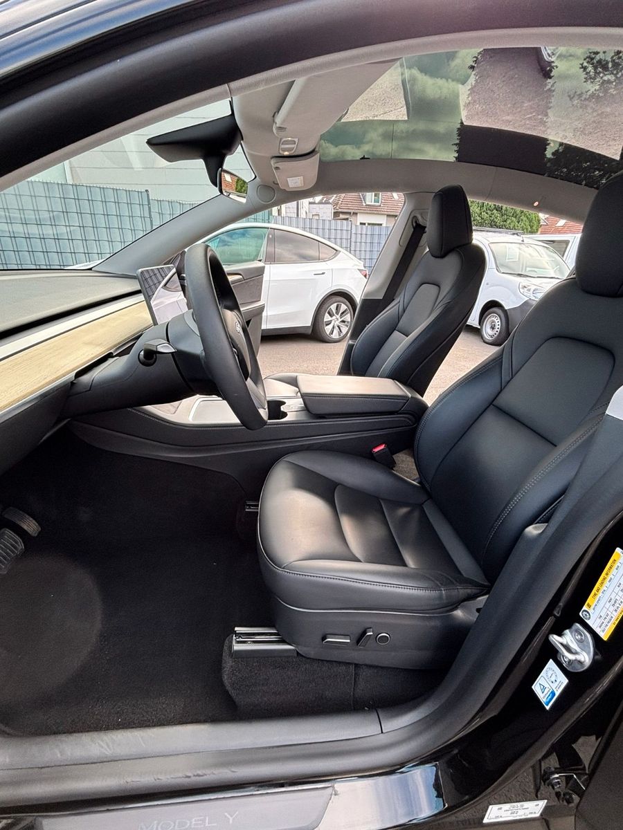 Tesla Model Y Basis RWD # black # AHK # MWST. foto 11