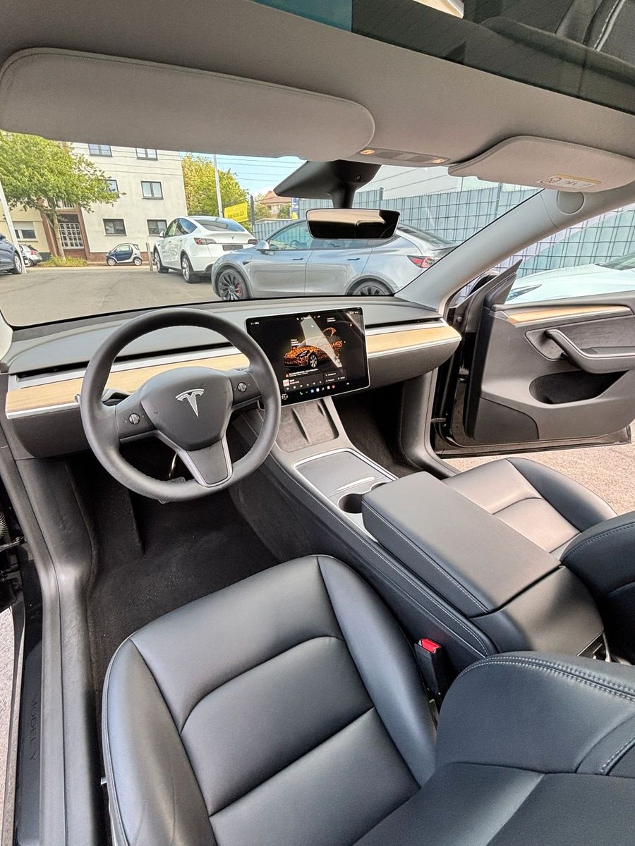 Tesla Model Y Basis RWD # black # AHK # MWST. foto 13