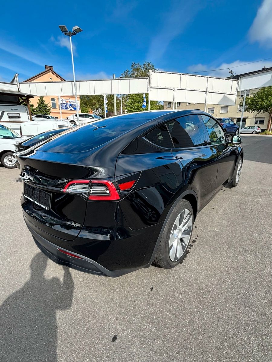 Tesla Model Y Basis RWD # black # AHK # MWST. foto 4