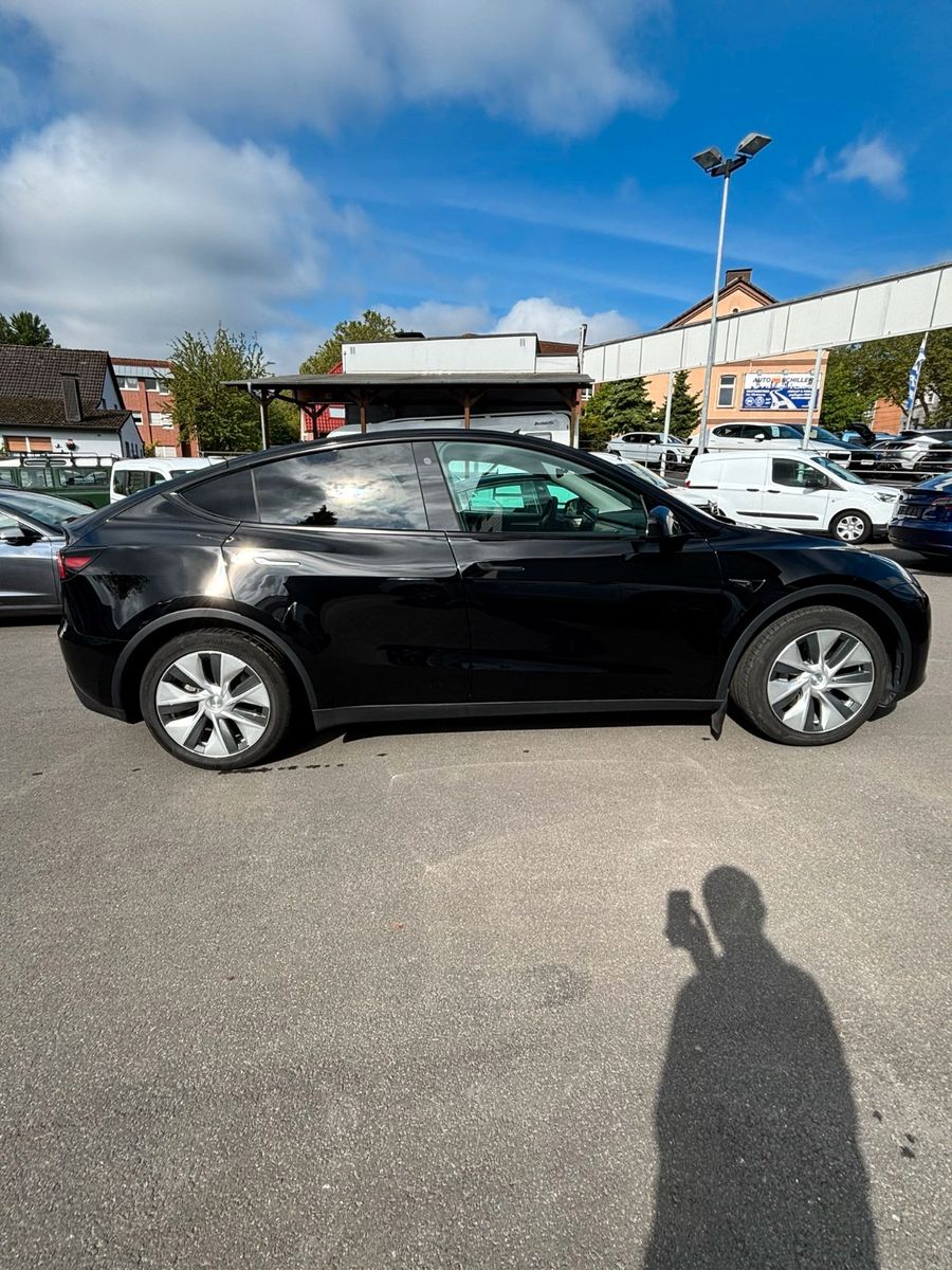 Tesla Model Y Basis RWD # black # AHK # MWST. foto 5