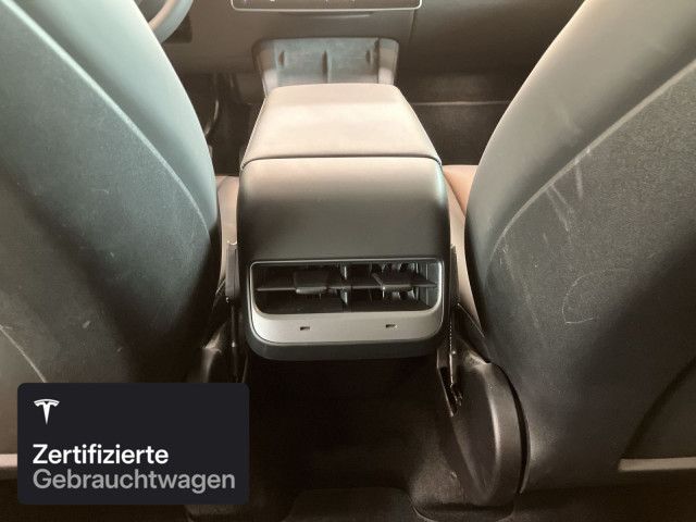 Tesla Model Y Rear-Wheel Drive foto 13