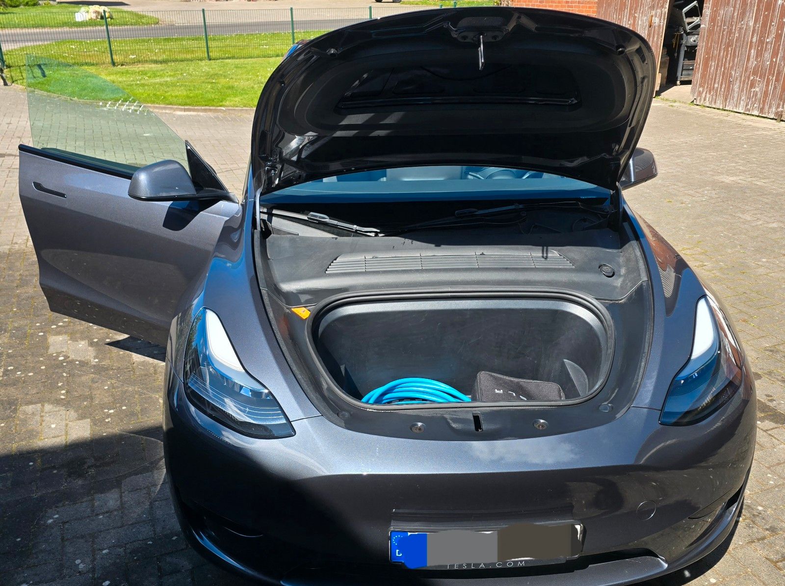 Tesla Model Y Hinterradantrieb RWD Midnight Silver  foto 4