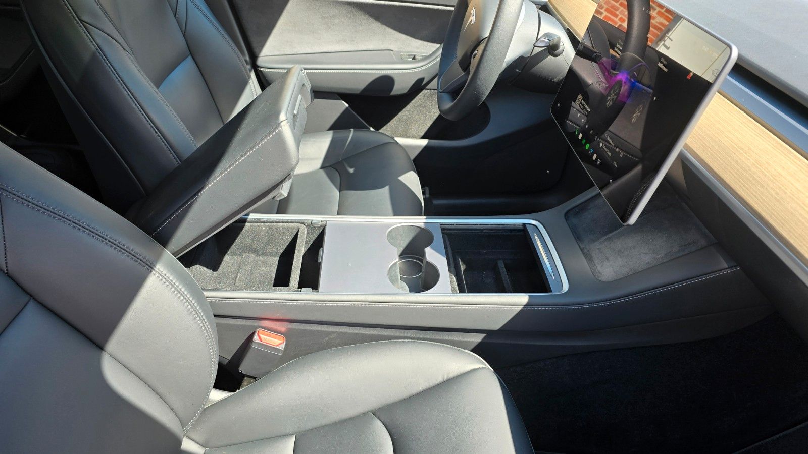 Tesla Model Y Hinterradantrieb RWD Midnight Silver  foto 6