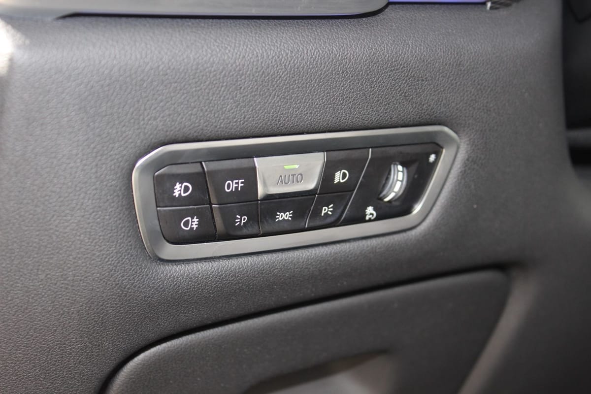 BMW X5 xDrive 25d M-PAKET PANO-HUD-AHK-KEYLESS 1-HD foto 14
