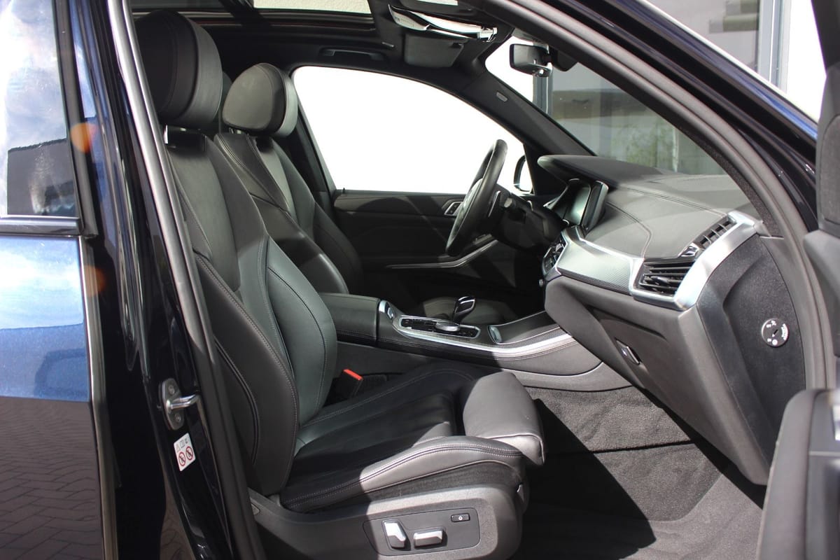 BMW X5 xDrive 25d M-PAKET PANO-HUD-AHK-KEYLESS 1-HD foto 24