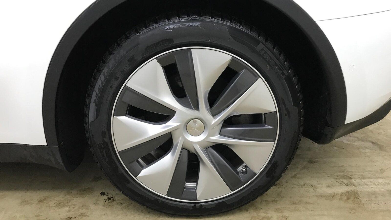 Tesla Model Y Long Range Dual Motor A.pilot Pr. Int. foto 15