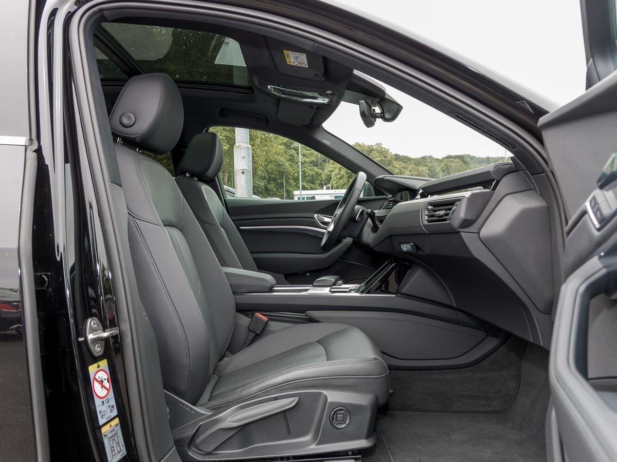 Audi e-tron 55 quattro advanced PANORAMA LUFTFEDERUNG foto 3