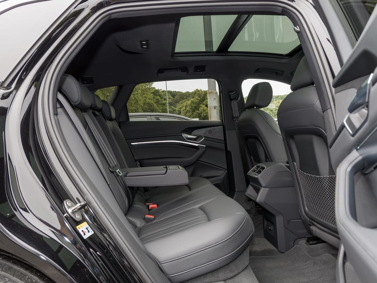 Audi e-tron 55 quattro advanced PANORAMA LUFTFEDERUNG foto 7
