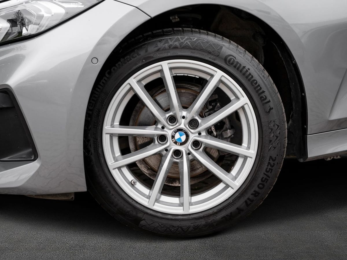 BMW 318 i Touring foto 4