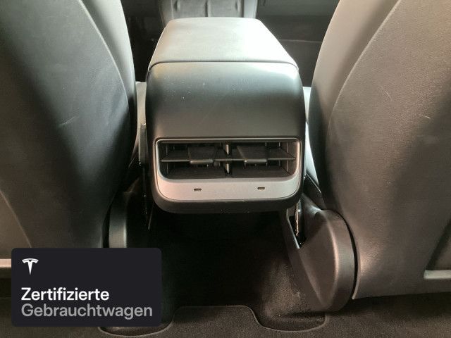 Tesla Model Y Rear-Wheel Drive foto 13