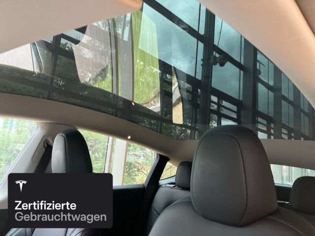 Tesla Model Y Rear-Wheel Drive foto 18