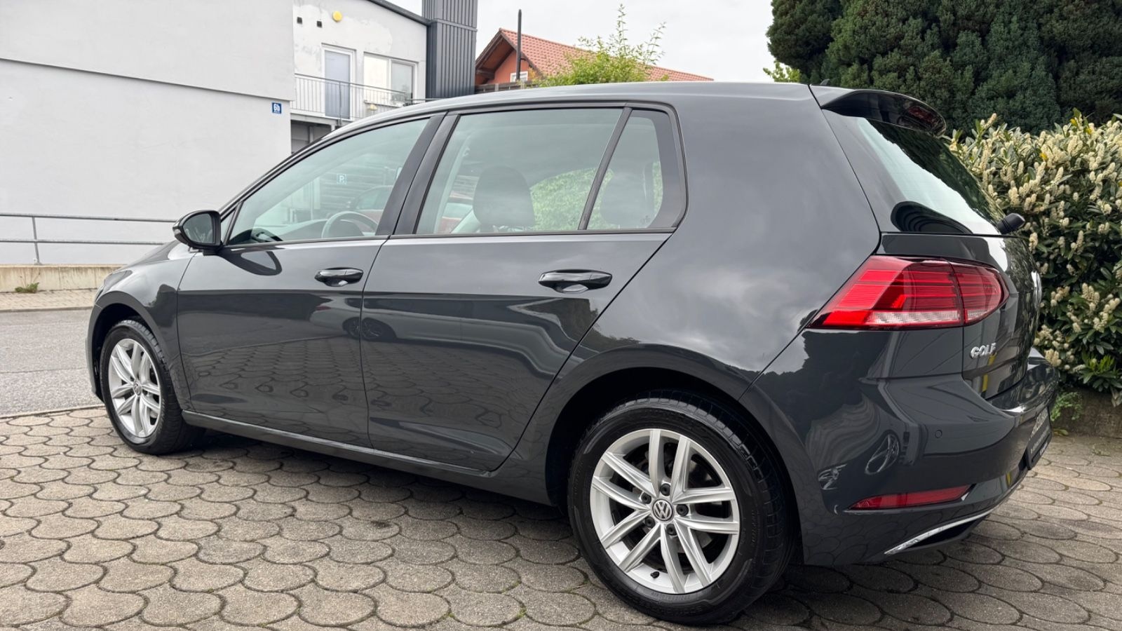Volkswagen Golf VII Lim. 1.6 TDI *ACC*SHZ*NAVI*Massage foto 3
