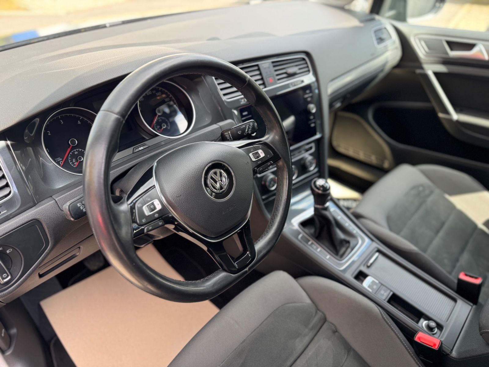 Volkswagen Golf VII Lim. 1.6 TDI *ACC*SHZ*NAVI*Massage foto 10