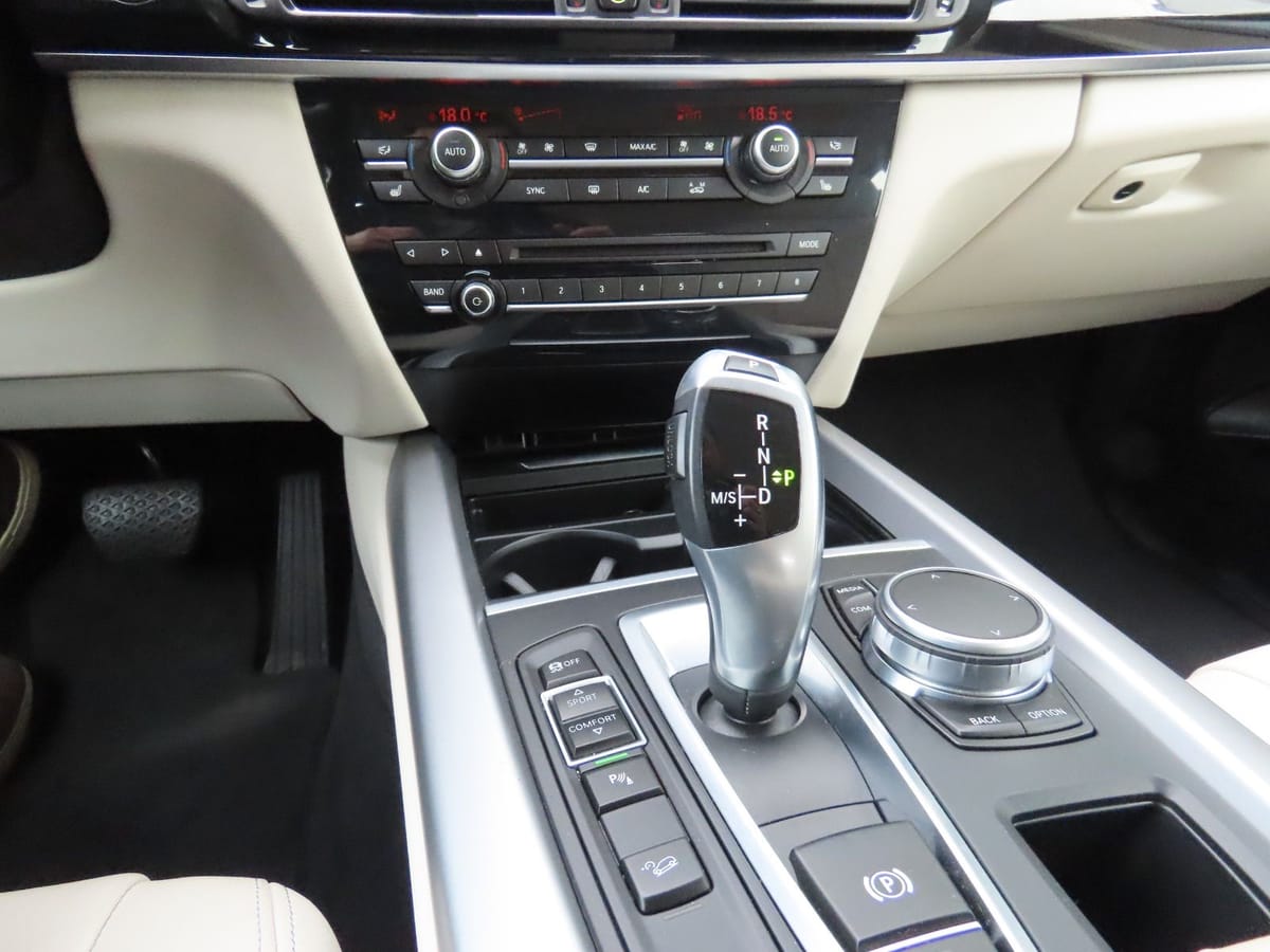 BMW X5 xDrive35i HeadUp Kamera Leder Sitzh foto 19