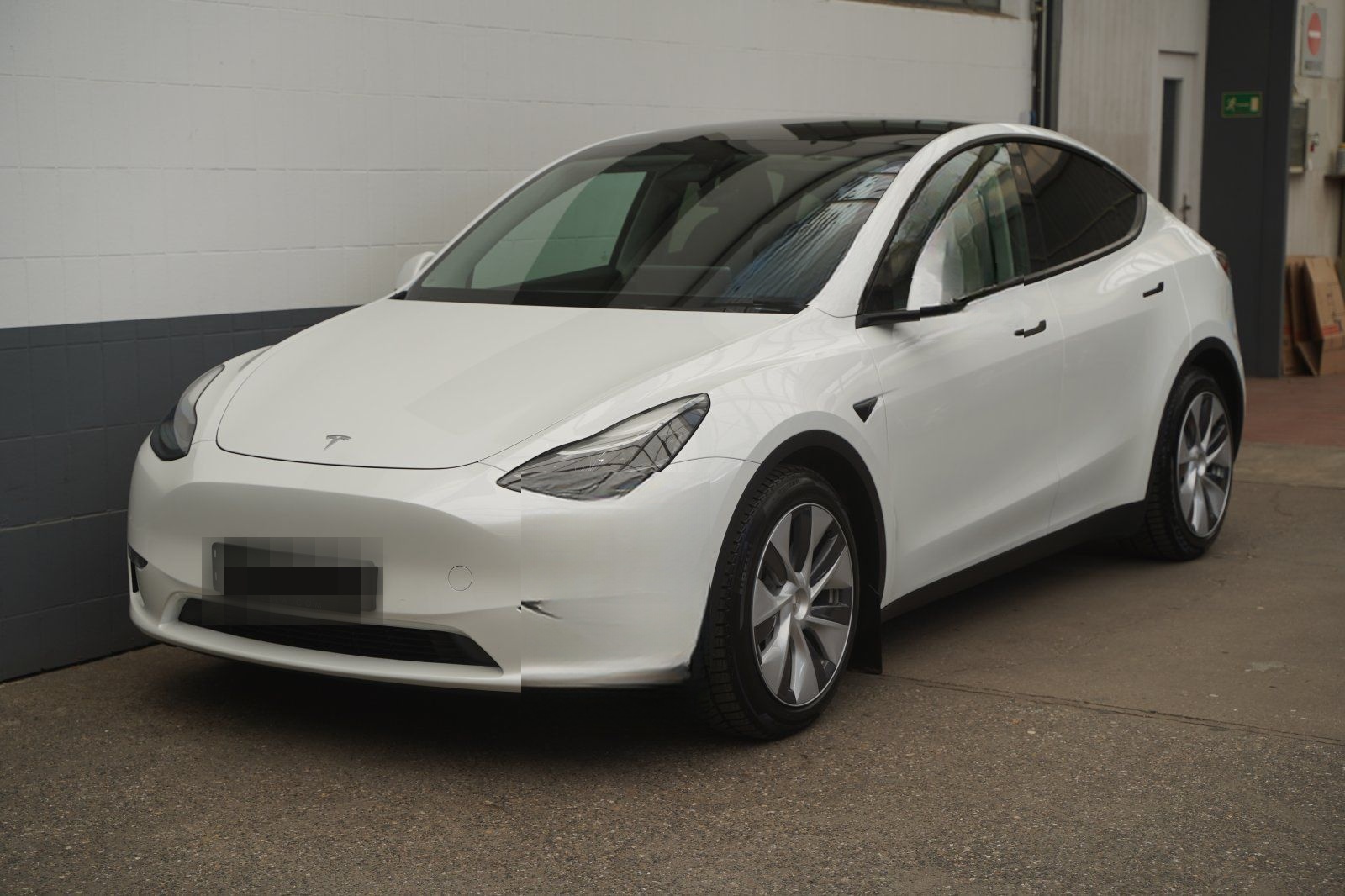 Tesla Model Y Long Range AWD *AHK*Mwst. ausweisbar* foto 2