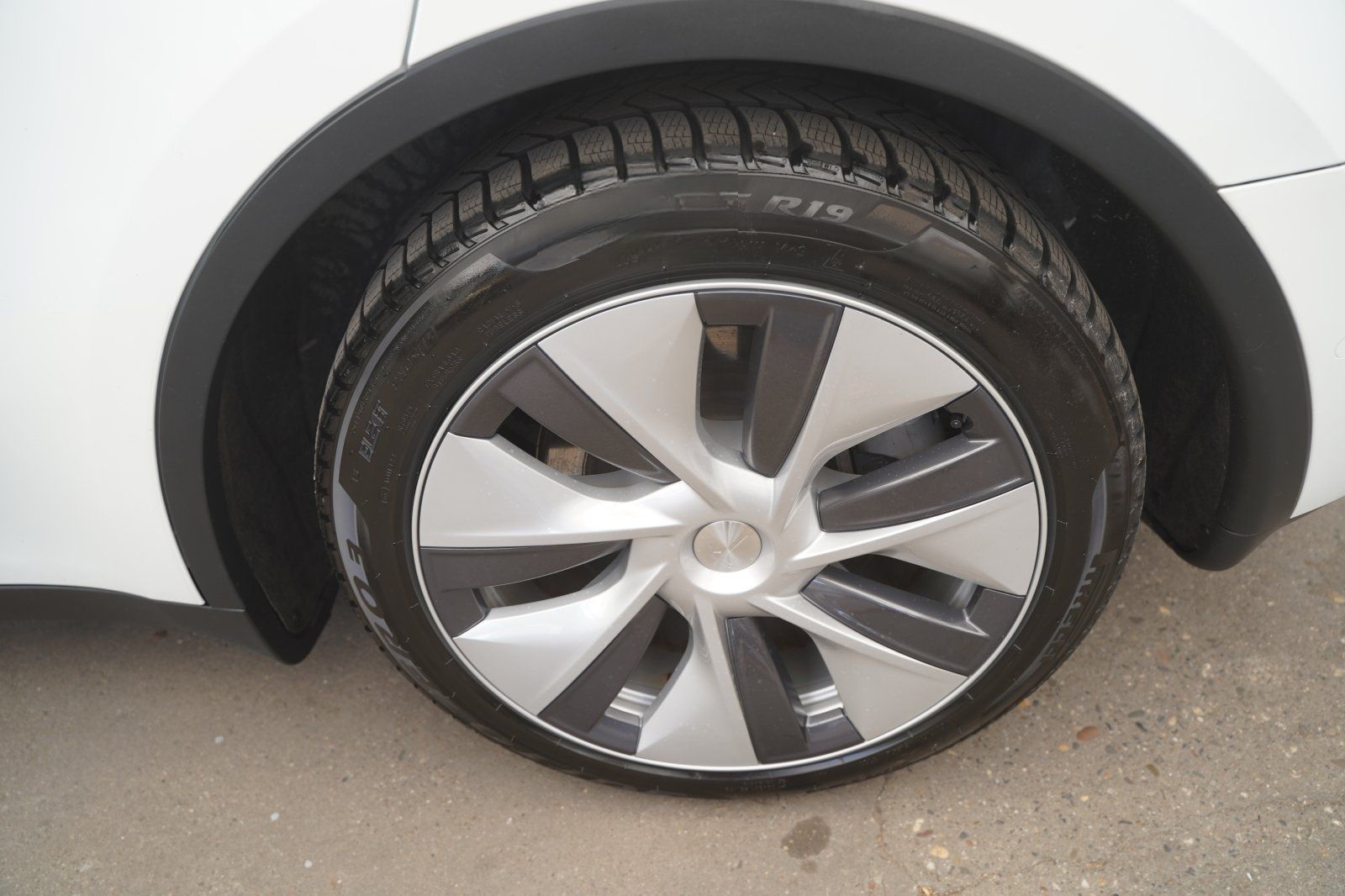Tesla Model Y Long Range AWD *AHK*Mwst. ausweisbar* foto 11
