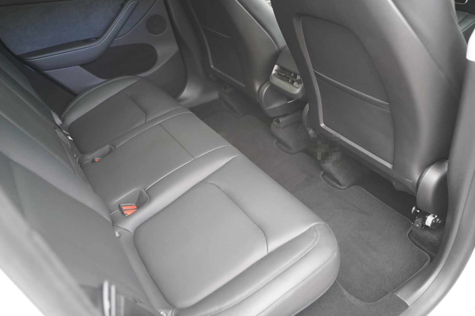Tesla Model Y Long Range AWD *AHK*Mwst. ausweisbar* foto 15