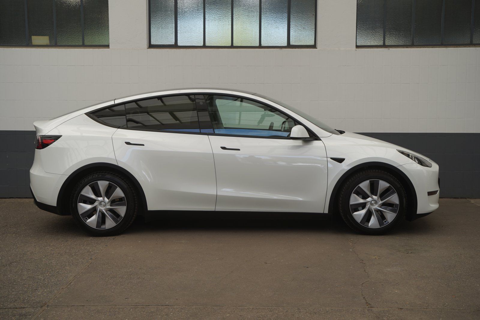 Tesla Model Y Long Range AWD *AHK*Mwst. ausweisbar* foto 17