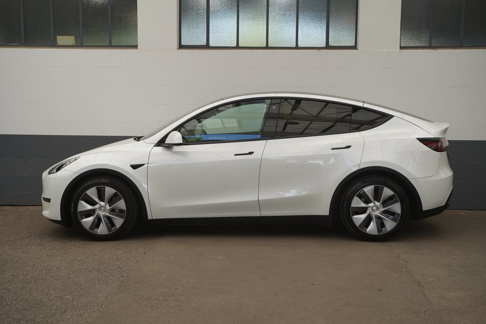 Tesla Model Y Long Range AWD *AHK*Mwst. ausweisbar* foto 3