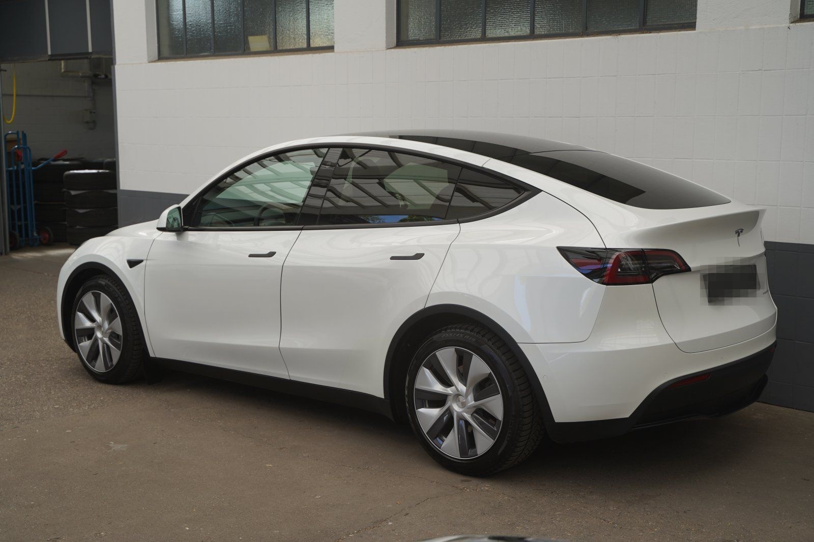 Tesla Model Y Long Range AWD *AHK*Mwst. ausweisbar* foto 4