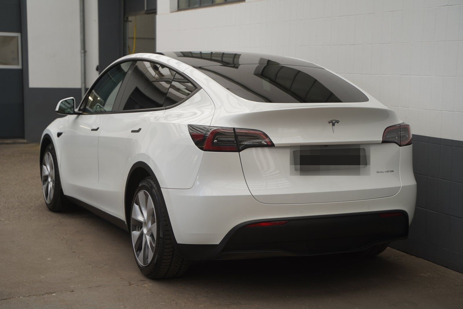 Tesla Model Y Long Range AWD *AHK*Mwst. ausweisbar* foto 6