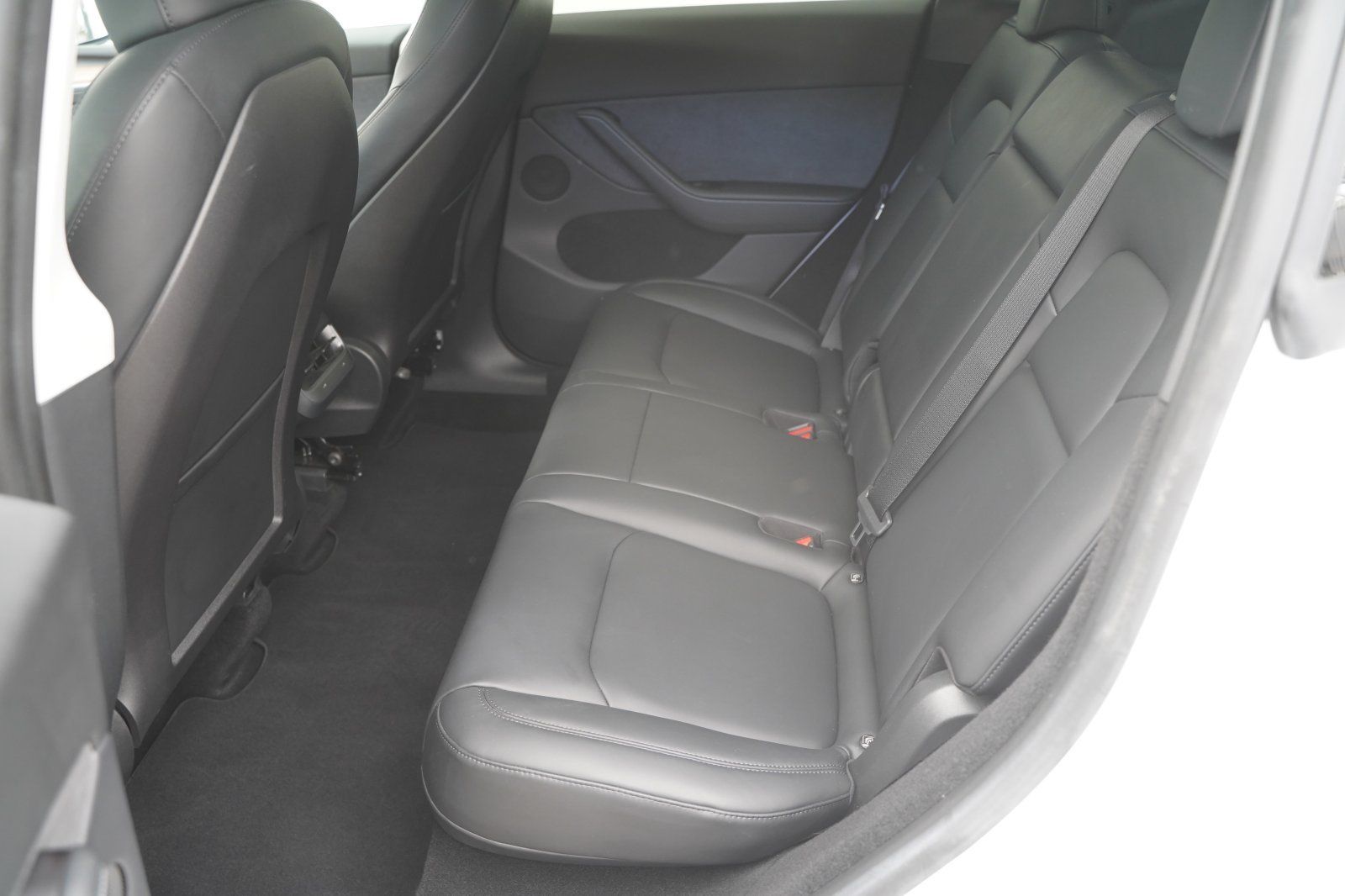 Tesla Model Y Long Range AWD *AHK*Mwst. ausweisbar* foto 8