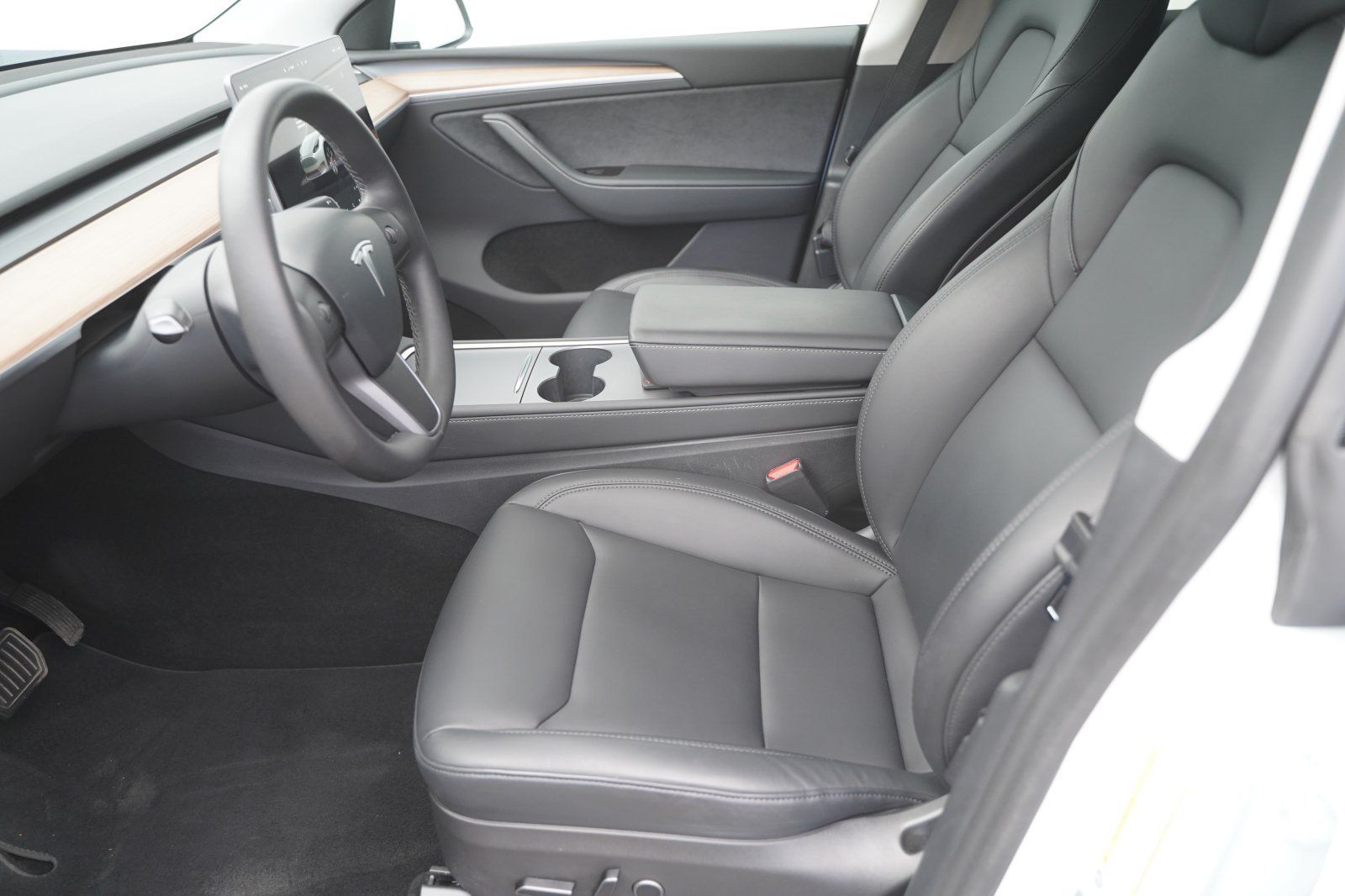 Tesla Model Y Long Range AWD *AHK*Mwst. ausweisbar* foto 9
