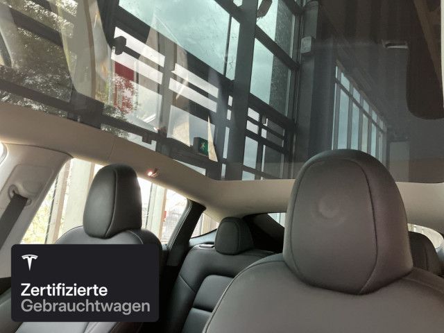 Tesla Model Y Long Range AWD foto 18
