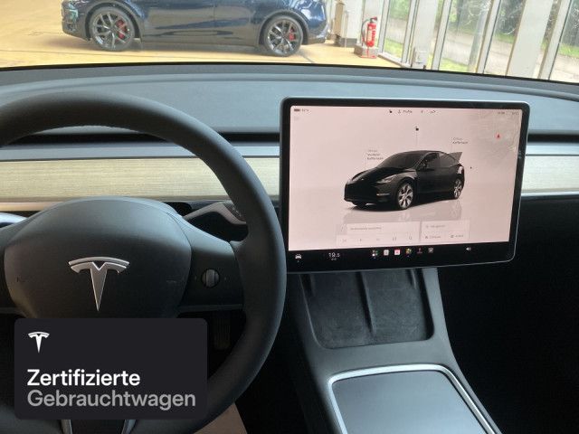 Tesla Model Y Rear-Wheel Drive foto 11
