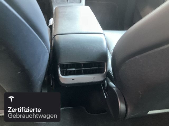 Tesla Model Y Rear-Wheel Drive foto 13