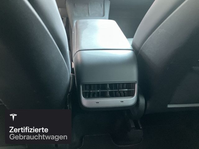 Tesla Model Y Rear-Wheel Drive foto 13