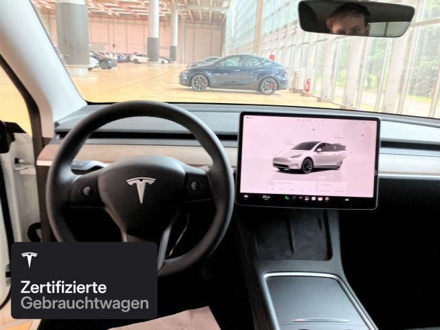 Tesla Model Y Rear-Wheel Drive foto 14