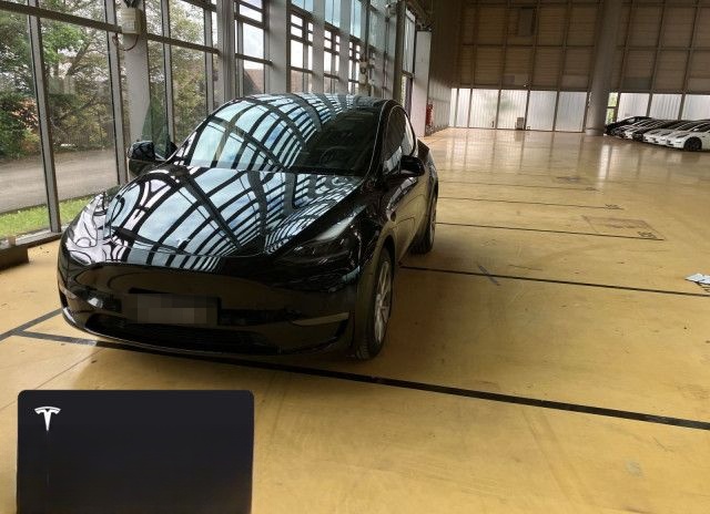 Tesla Model Y Long Range AWD foto 2