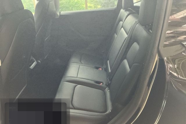Tesla Model Y Long Range AWD foto 12