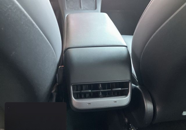Tesla Model Y Long Range AWD foto 13