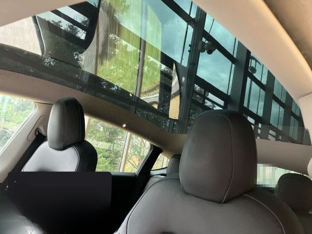 Tesla Model Y Long Range AWD foto 18