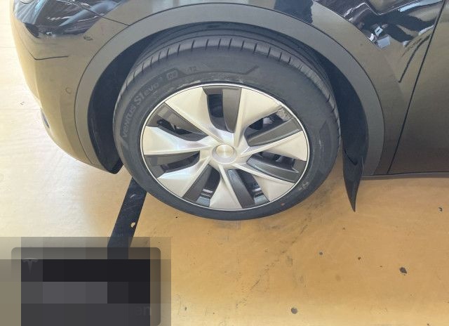 Tesla Model Y Long Range AWD foto 7