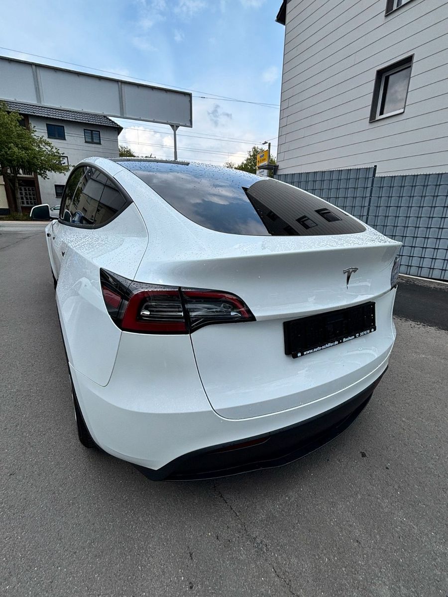 Tesla Model Y Basis RWD # 1 Hand # erst 43 tkm foto 2