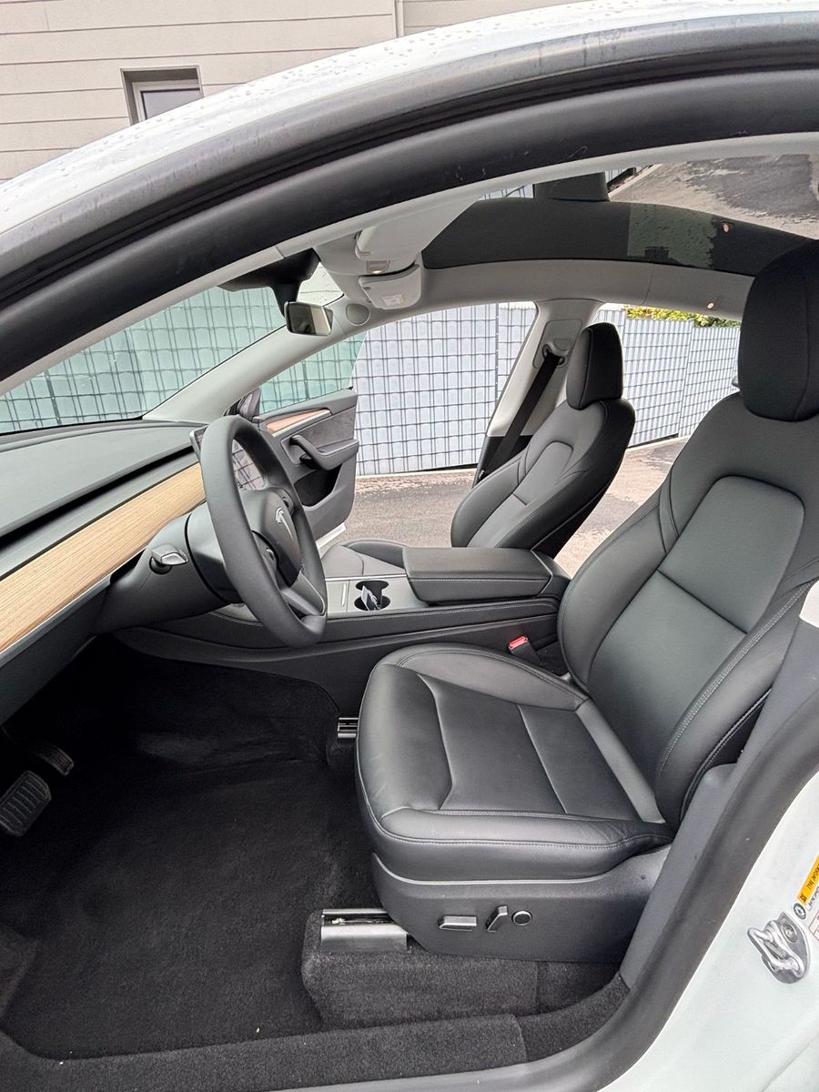 Tesla Model Y Basis RWD # 1 Hand # erst 43 tkm foto 11