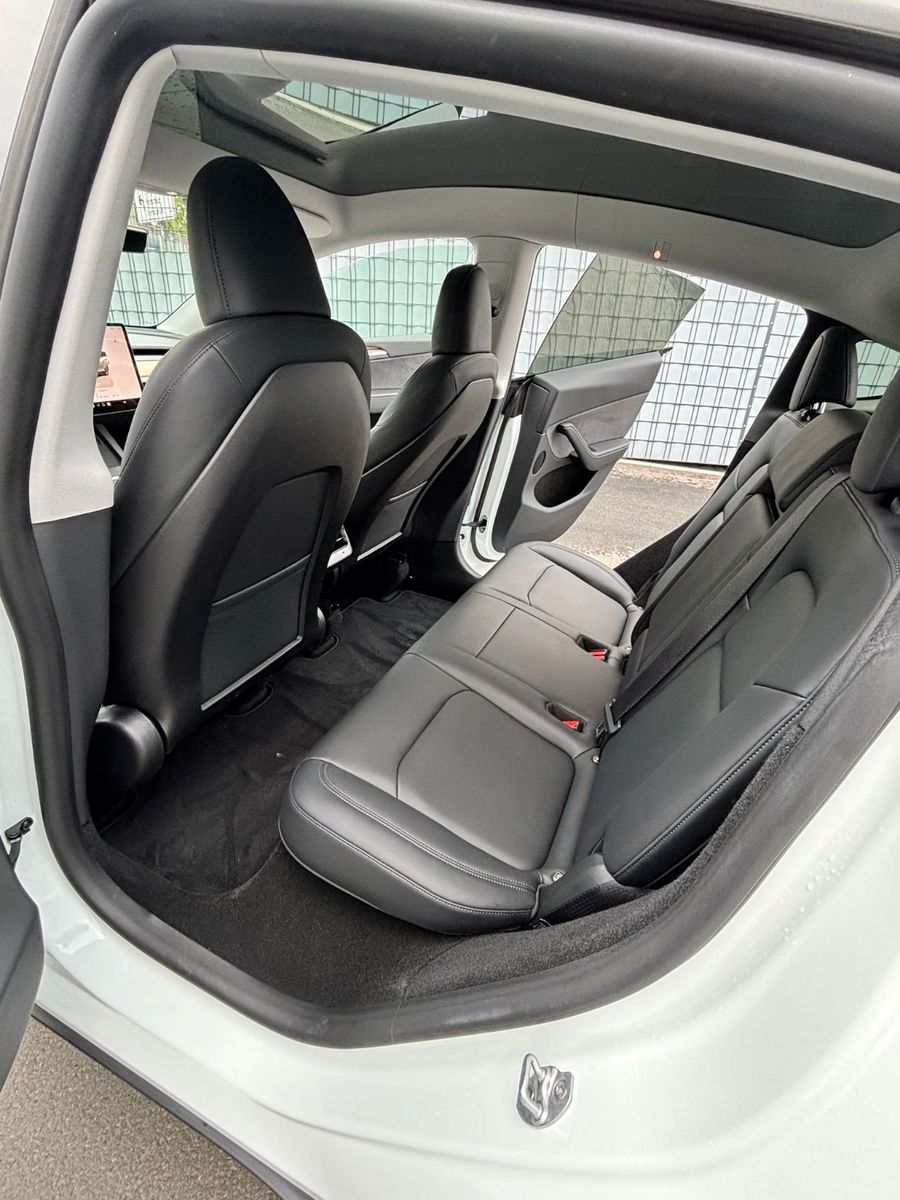 Tesla Model Y Basis RWD # 1 Hand # erst 43 tkm foto 14