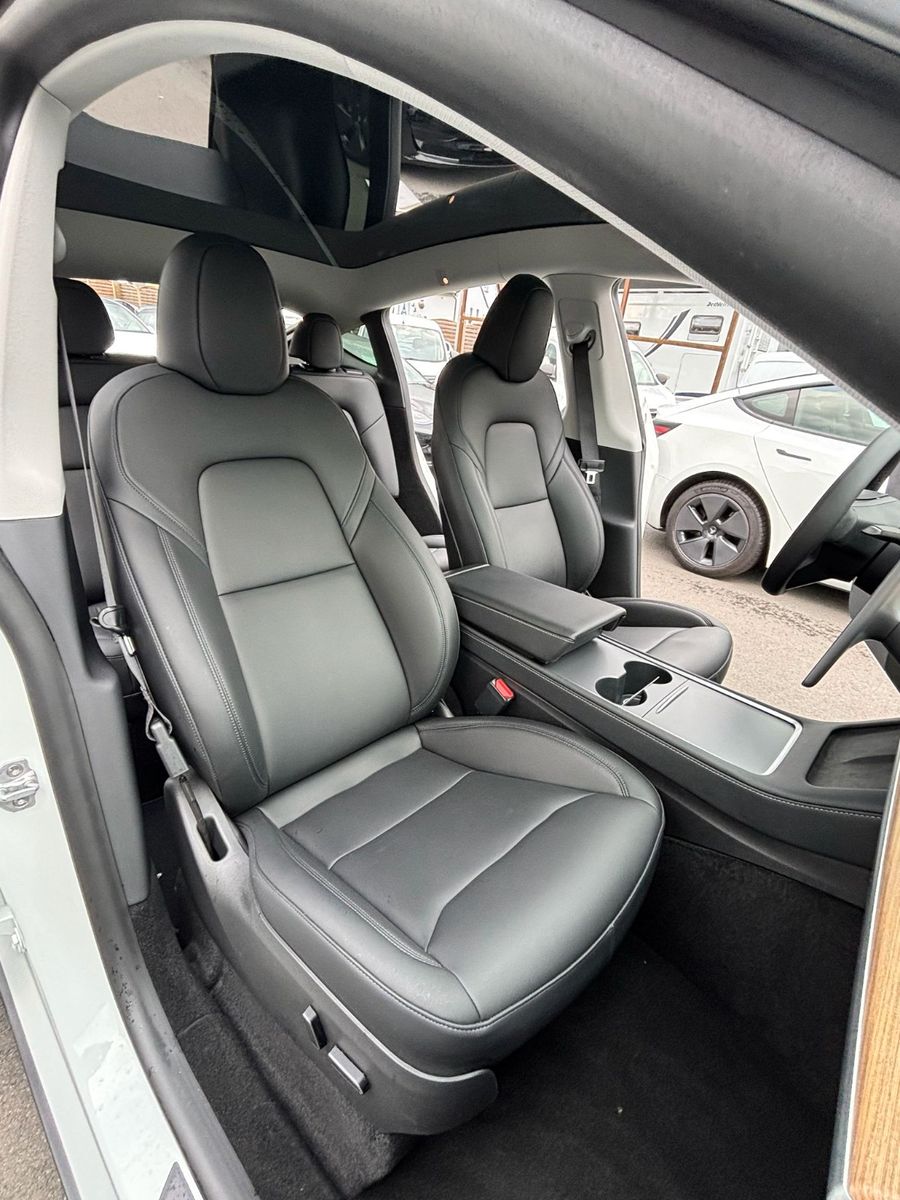 Tesla Model Y Basis RWD # 1 Hand # erst 43 tkm foto 18