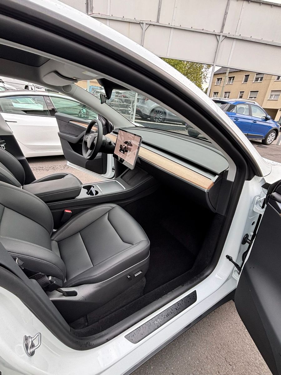 Tesla Model Y Basis RWD # 1 Hand # erst 43 tkm foto 19