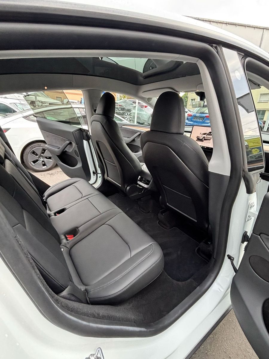 Tesla Model Y Basis RWD # 1 Hand # erst 43 tkm foto 20