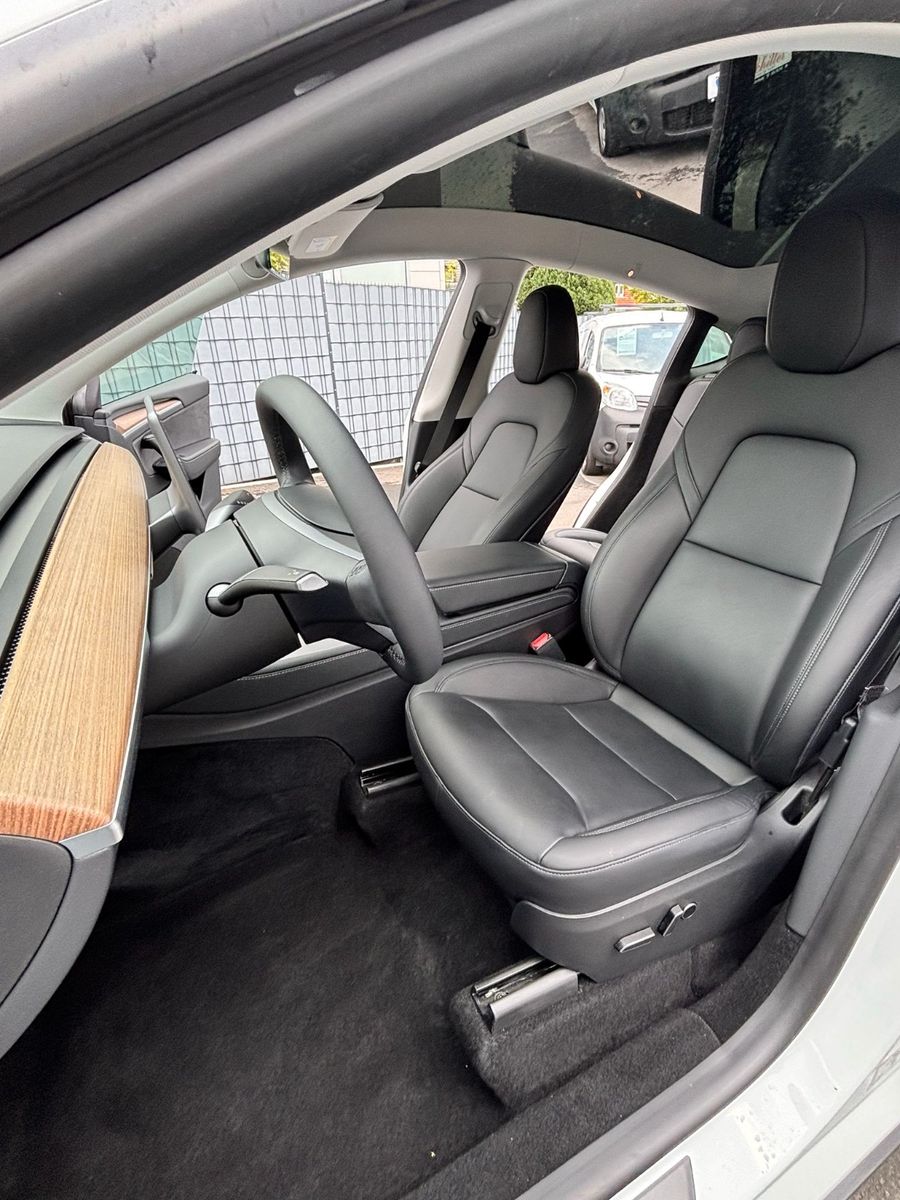 Tesla Model Y Basis RWD # 1 Hand # erst 43 tkm foto 10