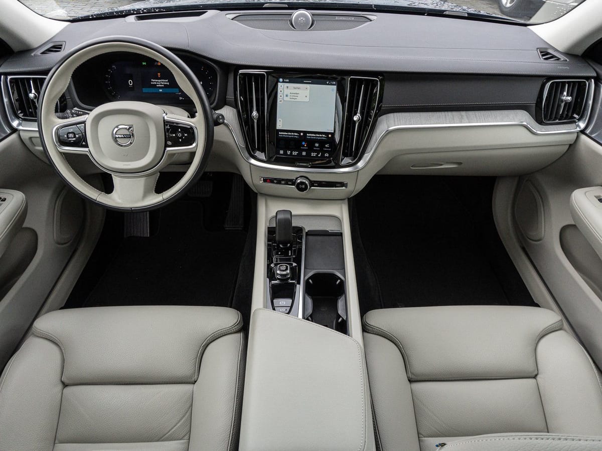 Volvo V60 Cross Country B4 D AWD Ultimate Bright B&W foto 11