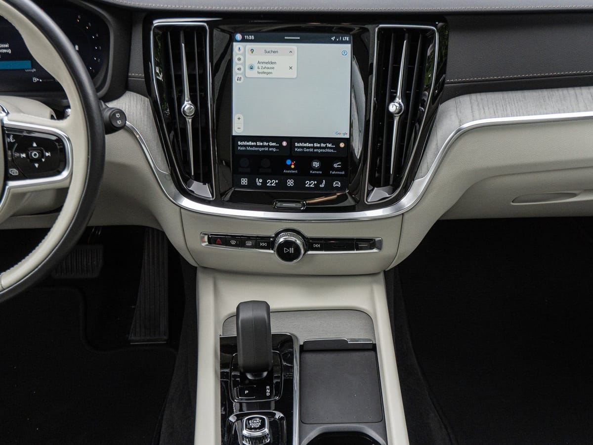Volvo V60 Cross Country B4 D AWD Ultimate Bright B&W foto 13