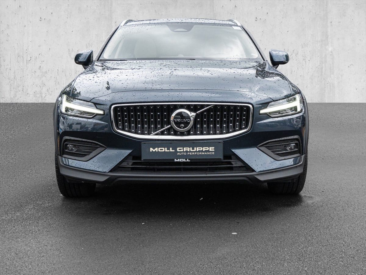 Volvo V60 Cross Country B4 D AWD Ultimate Bright B&W foto 3