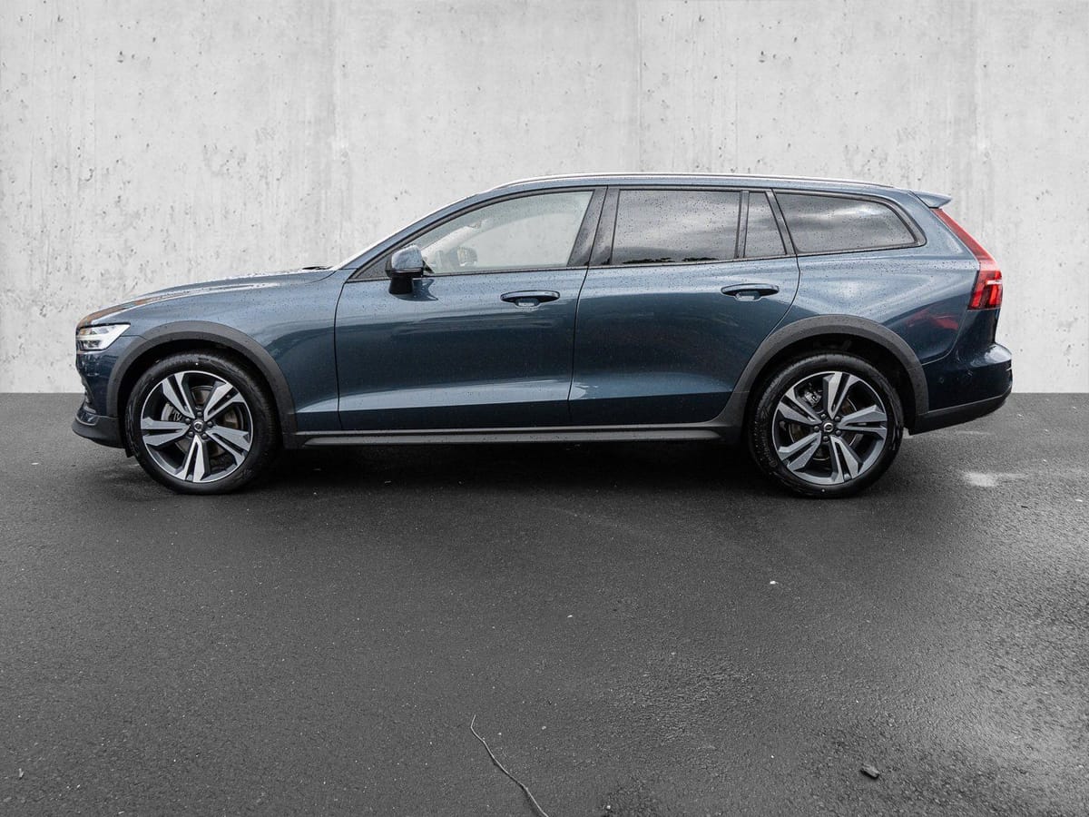 Volvo V60 Cross Country B4 D AWD Ultimate Bright B&W foto 5