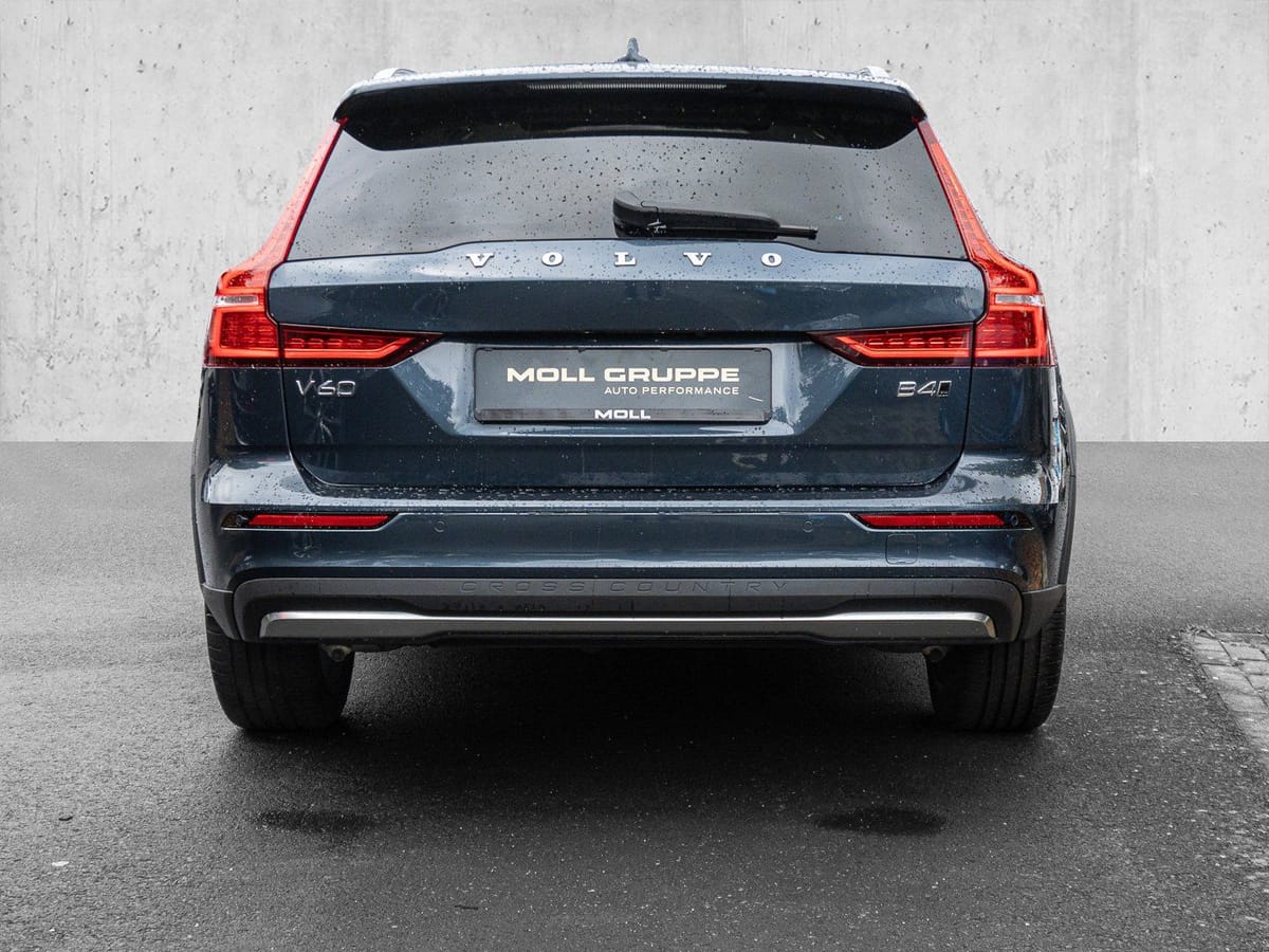 Volvo V60 Cross Country B4 D AWD Ultimate Bright B&W foto 6